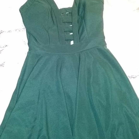 💚Fashionnova Caged Mini Emerald A-line Dress - Picture 2 of 2
